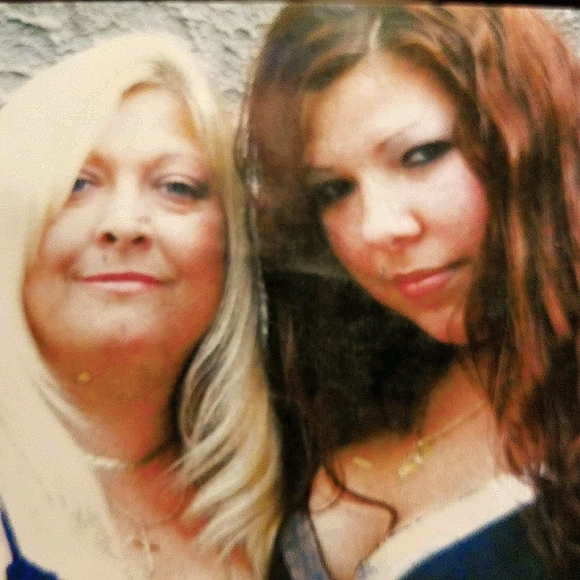 Meet your Posher, JuliAnn - Picture 7 of 16